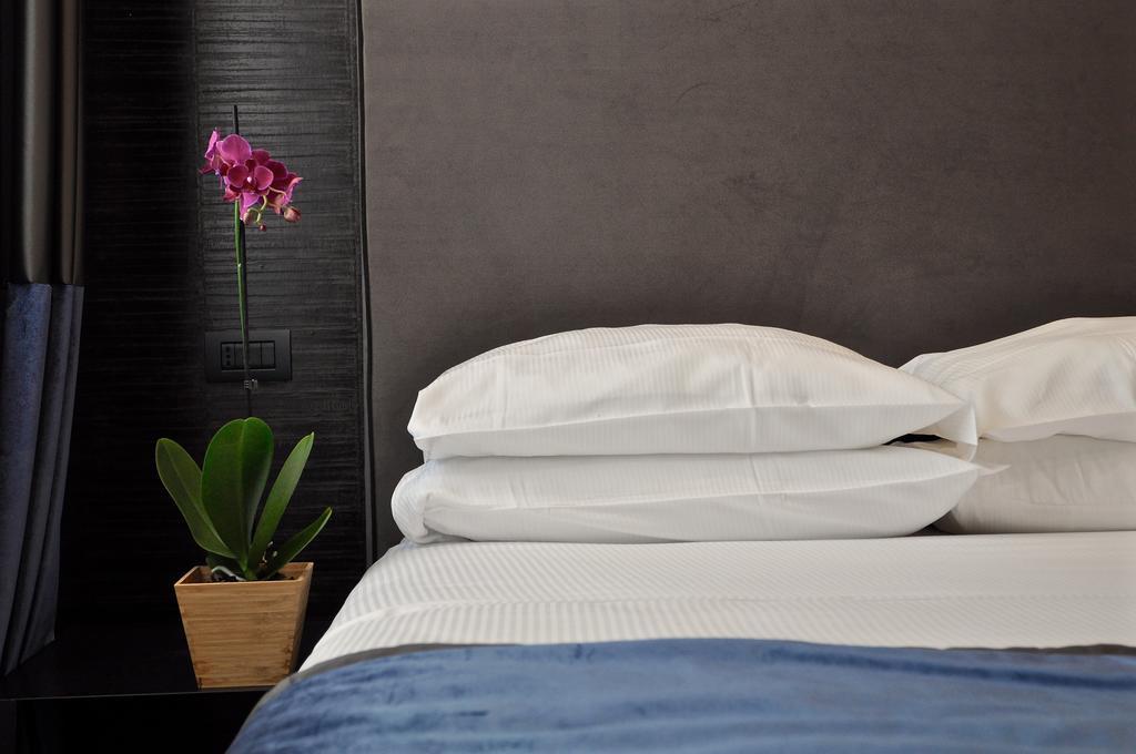 Place 24 Suites & Wellness Рим Екстериор снимка