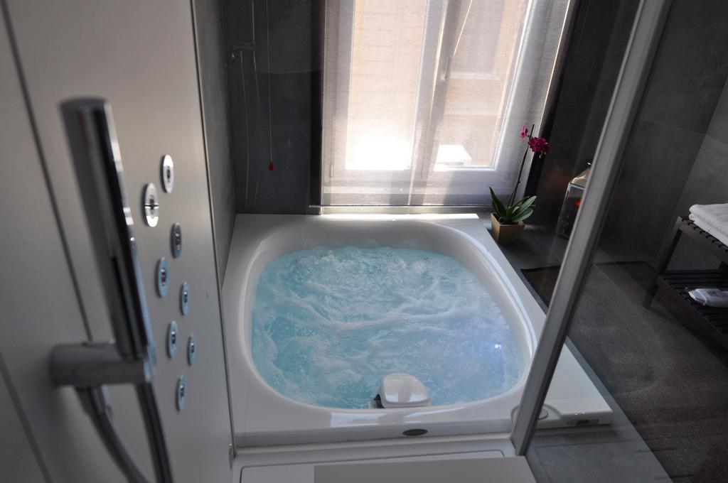 Place 24 Suites & Wellness Рим Екстериор снимка