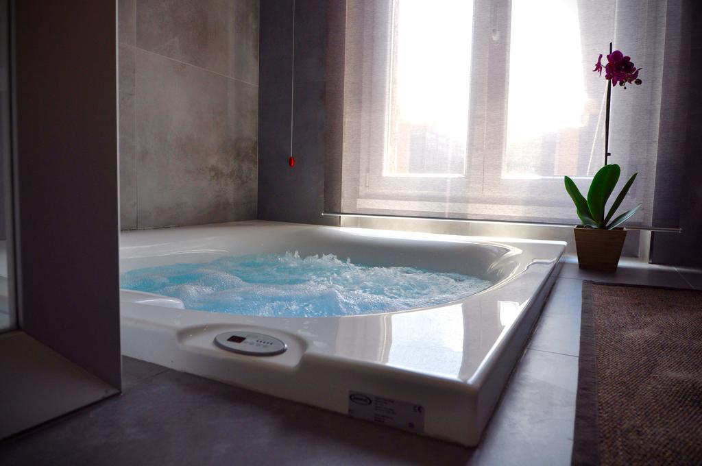 Place 24 Suites & Wellness Рим Екстериор снимка