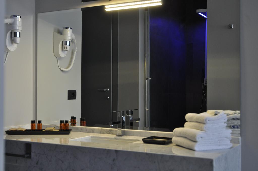 Place 24 Suites & Wellness Рим Екстериор снимка