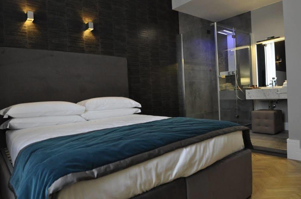 Place 24 Suites & Wellness Рим Екстериор снимка