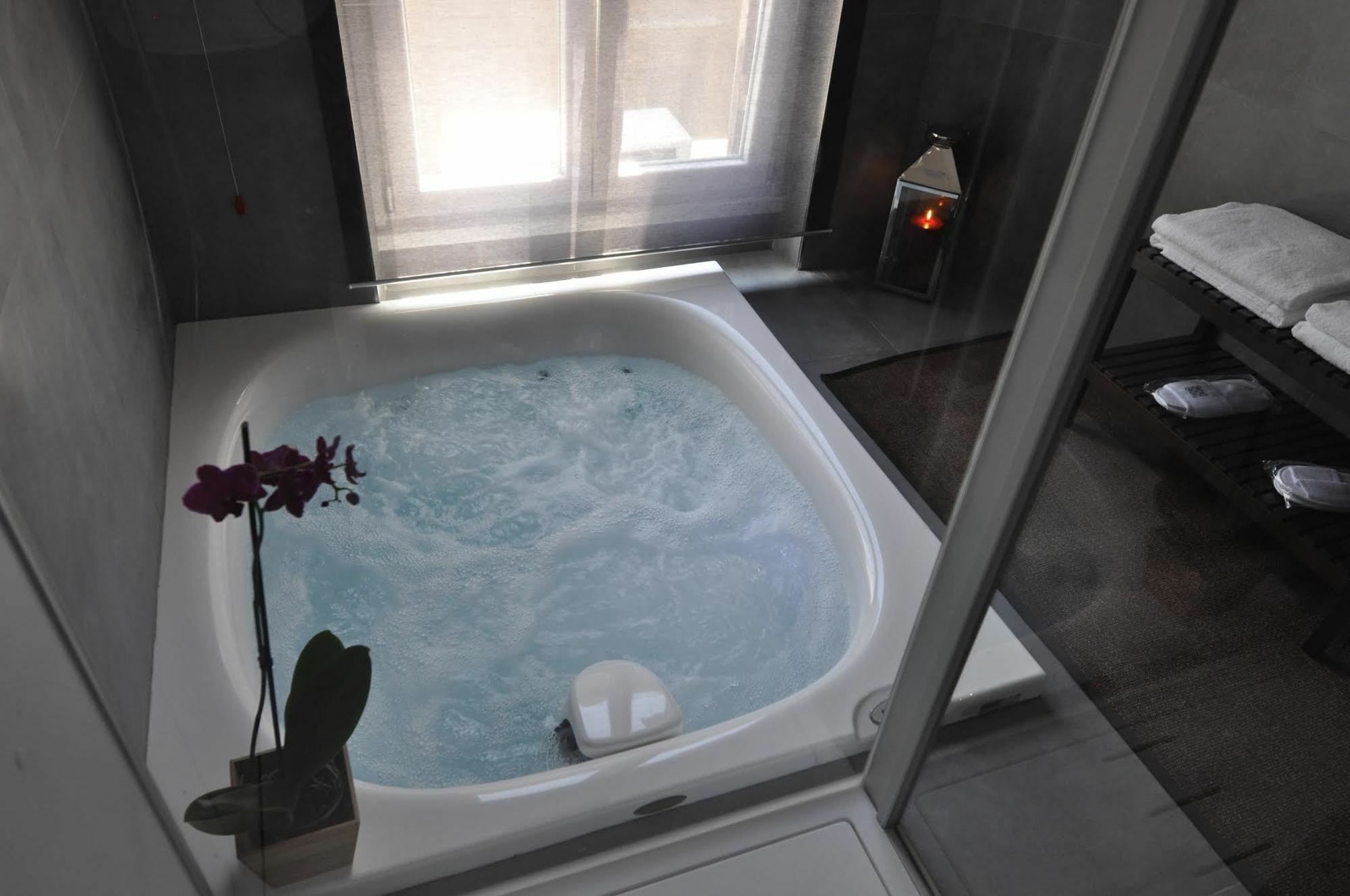 Place 24 Suites & Wellness Рим Екстериор снимка