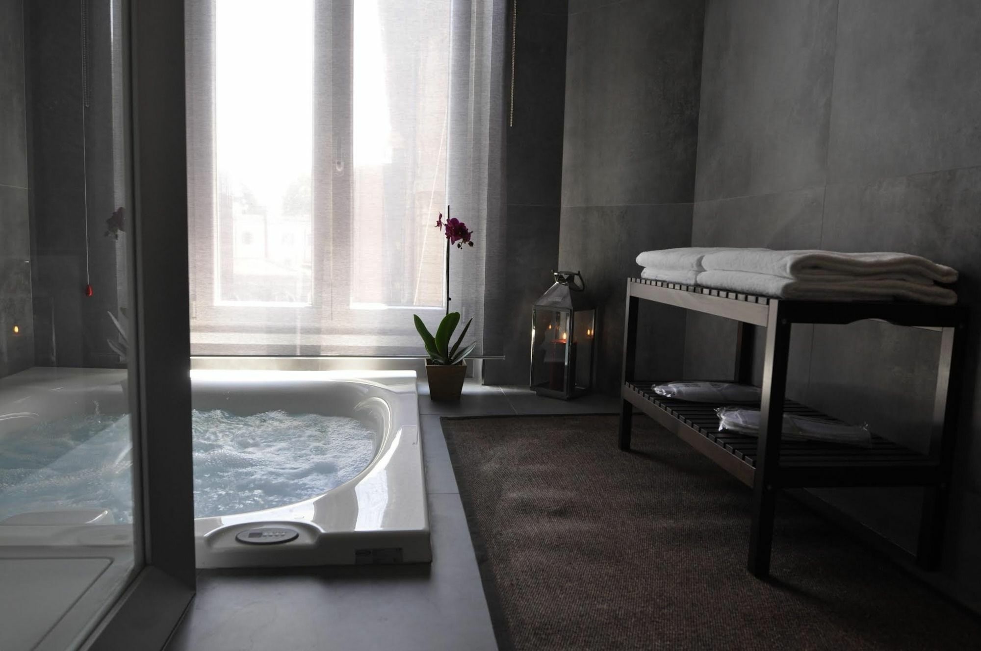 Place 24 Suites & Wellness Рим Екстериор снимка